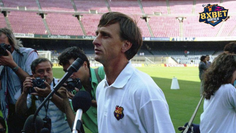 Johan Cruyff Barça gắn liền với sơ đồ đội hình táo bạo
